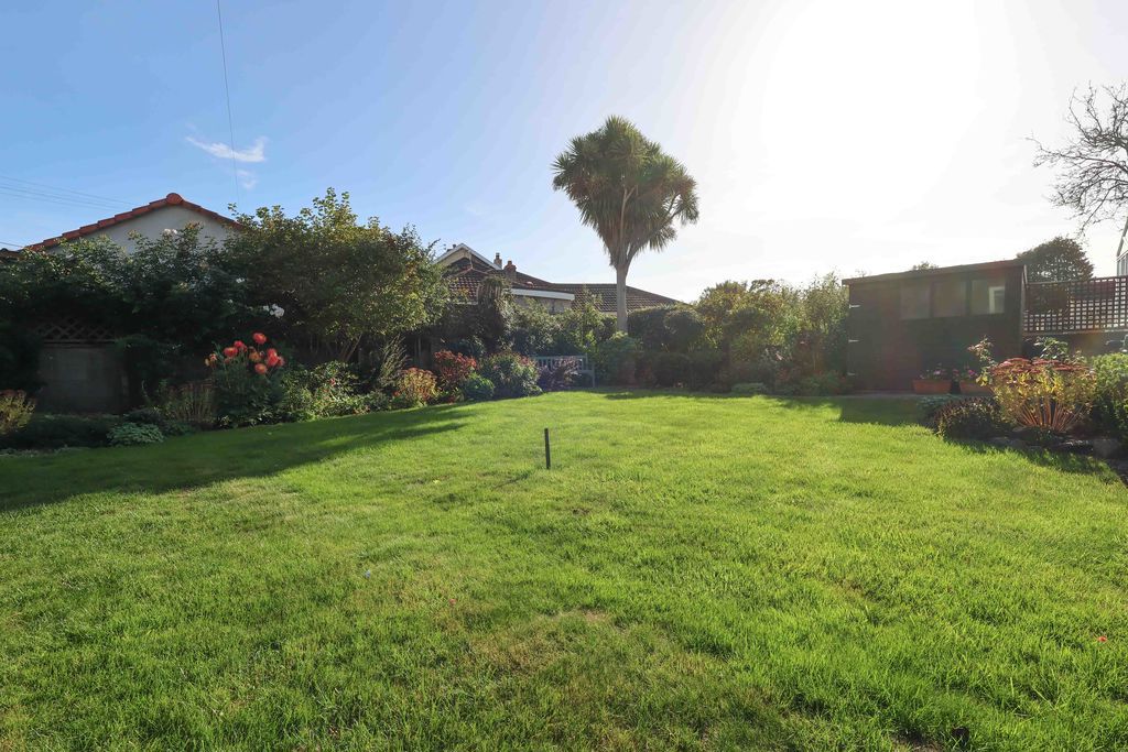 Property photo 3 of 29 Garden