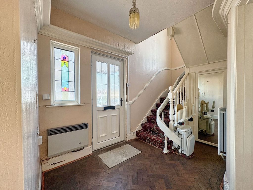 Property photo 2 of 19