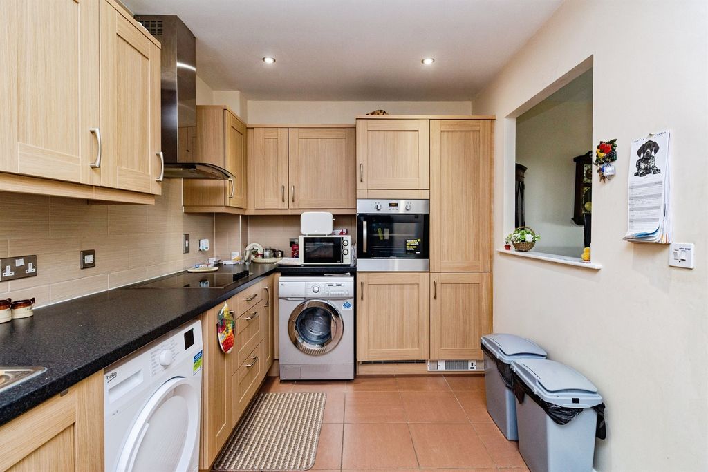 Property photo 2 of 12