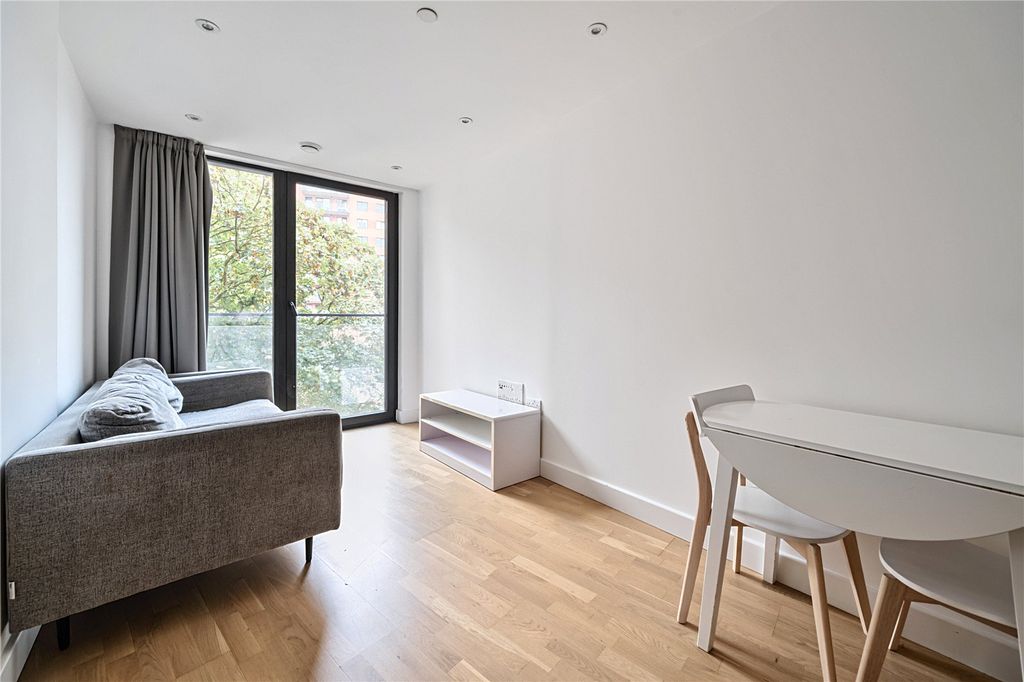 Property photo 2 of 22 Picture No. 54