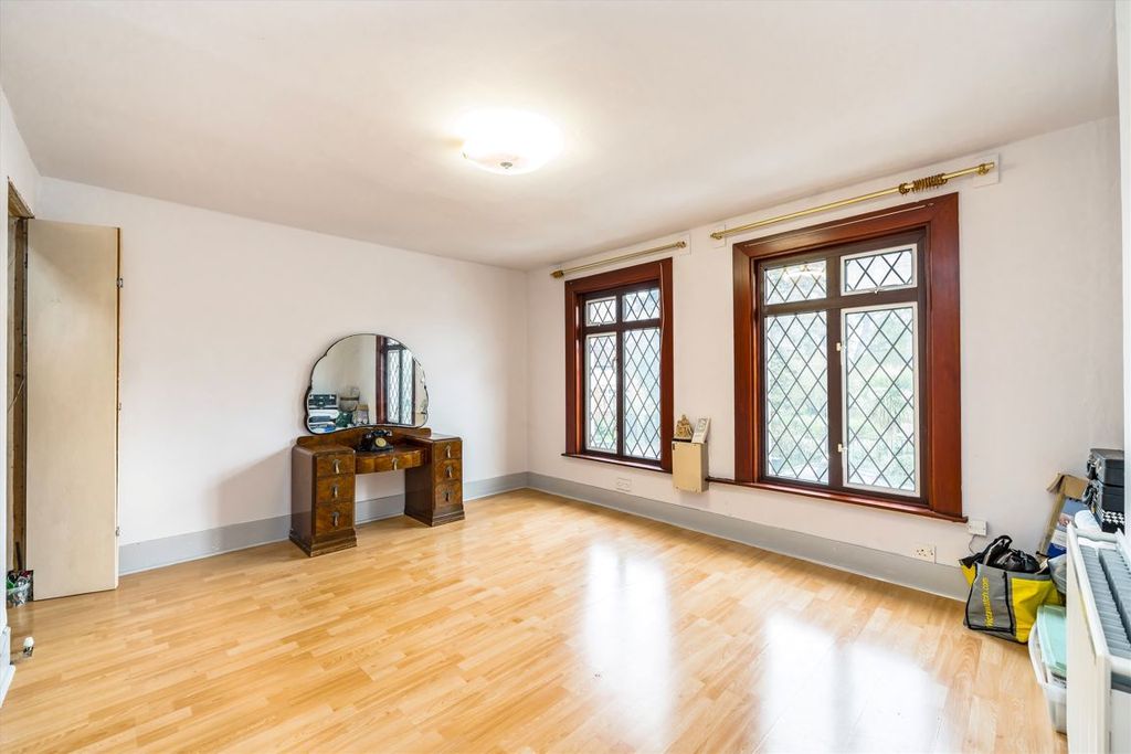 Property photo 3 of 4