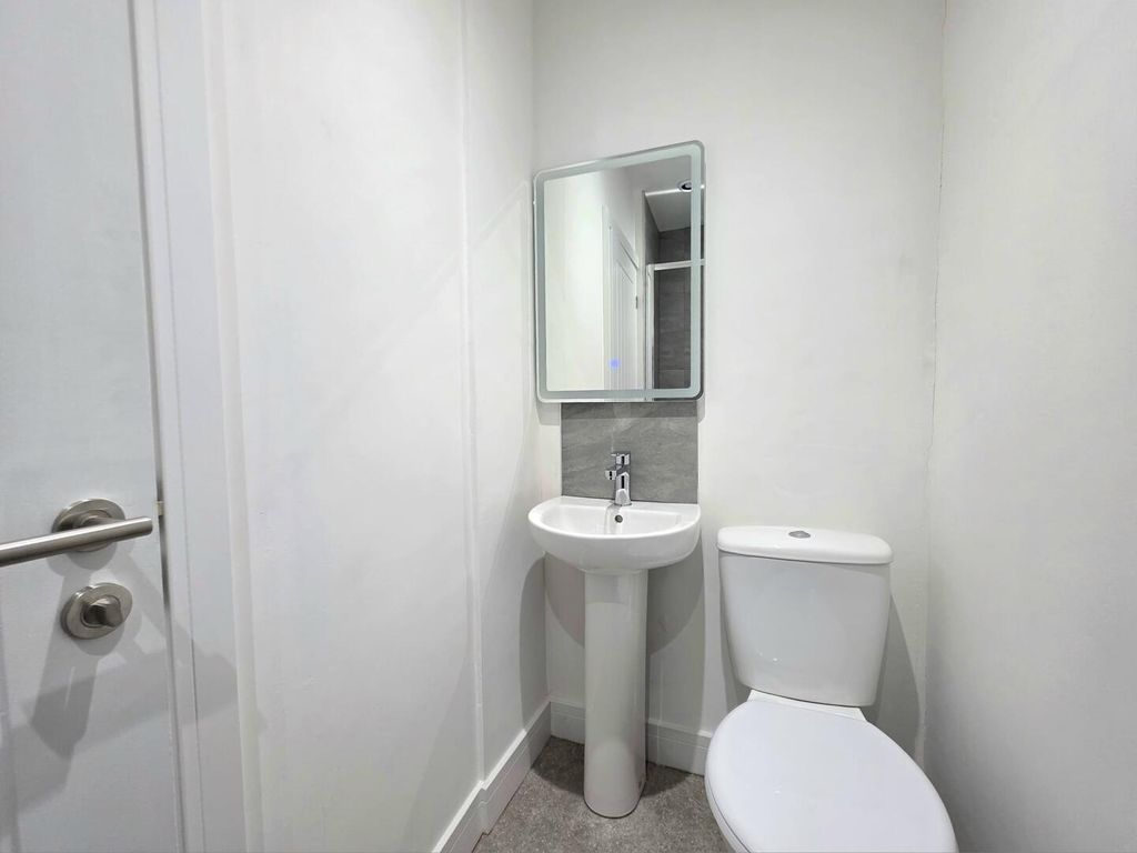 Property photo 2 of 12 WC