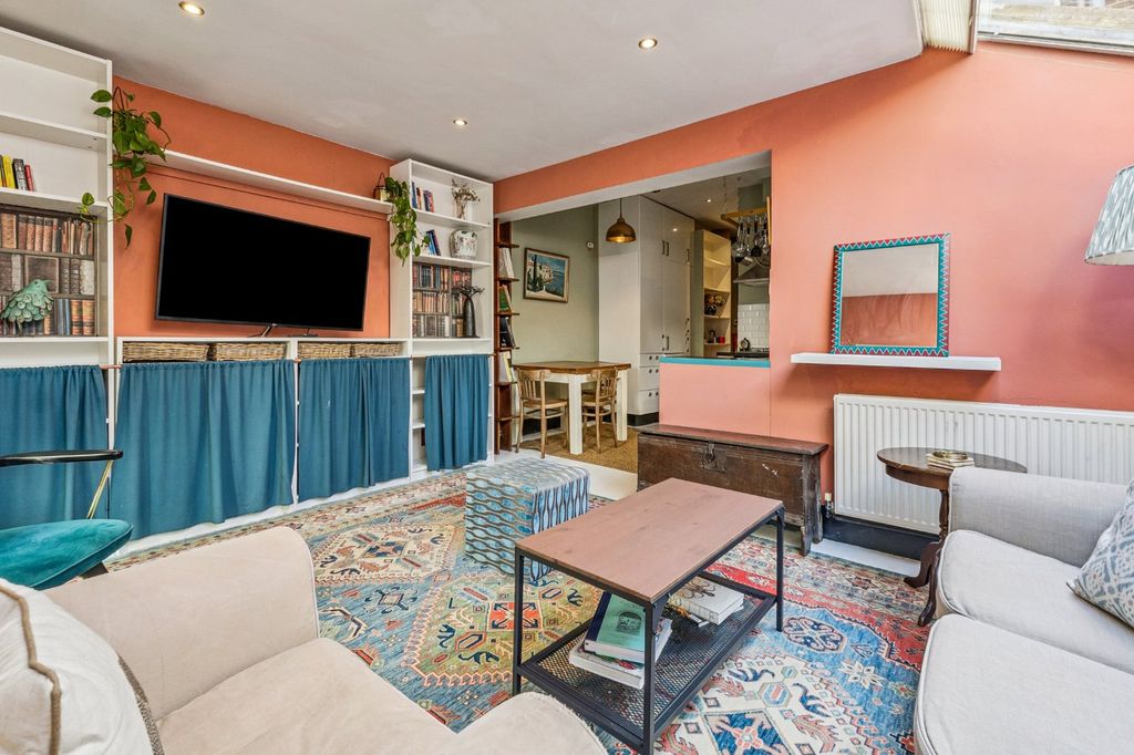 Property photo 2 of 8