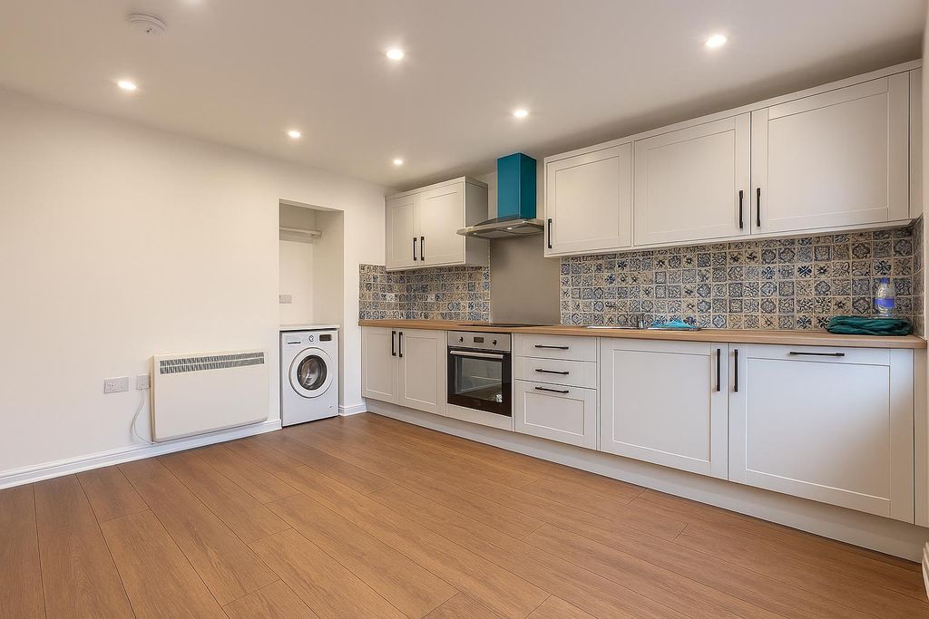 Property photo 3 of 14 Image