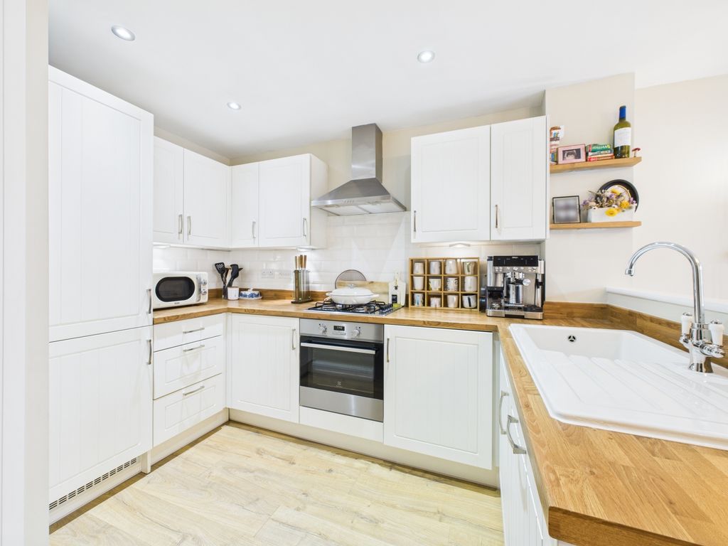 Property photo 2 of 25 Kitchen - Dinner