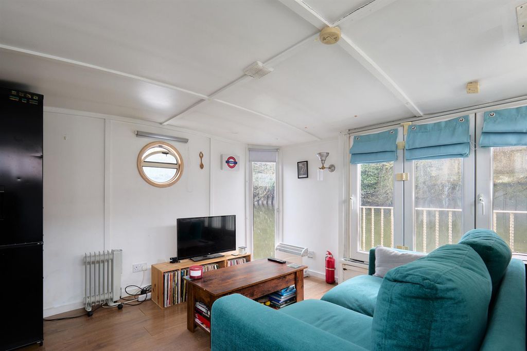 Property photo 2 of 26