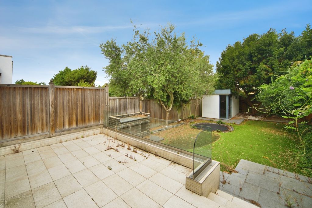Property photo 3 of 30 Pbox-Img.Jpg