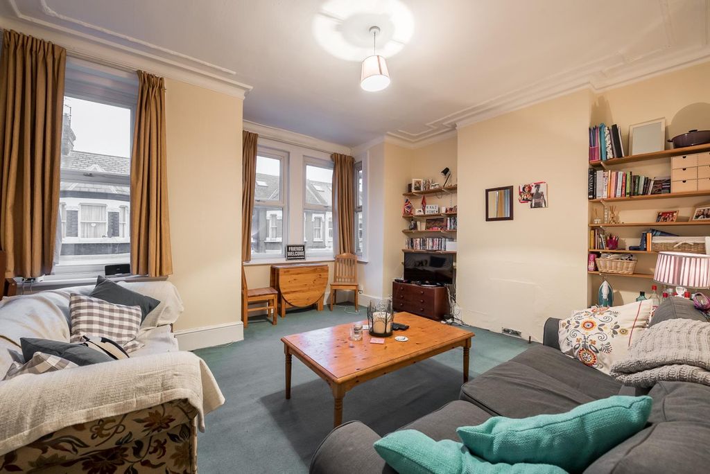 Property photo 1 of 8