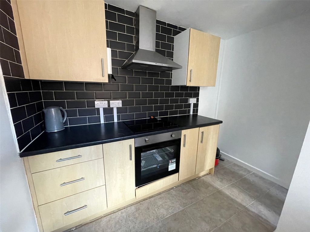 Property photo 3 of 9 Apartment2