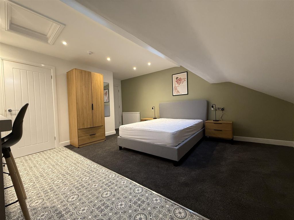 Property photo 1 of 6 S5 Bedroom Pic 1.Jpg