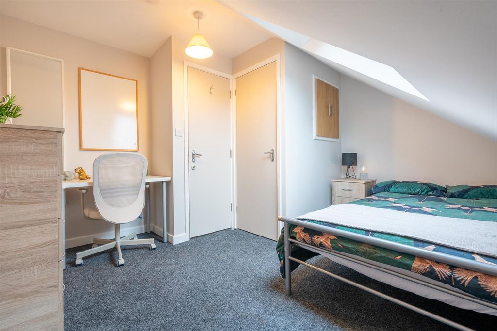Property photo 3 of 15 _Ajh4852-Hdr.Jpg