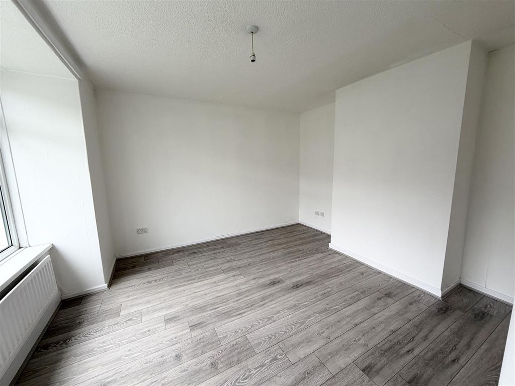 Property photo 2 of 9 Lounge