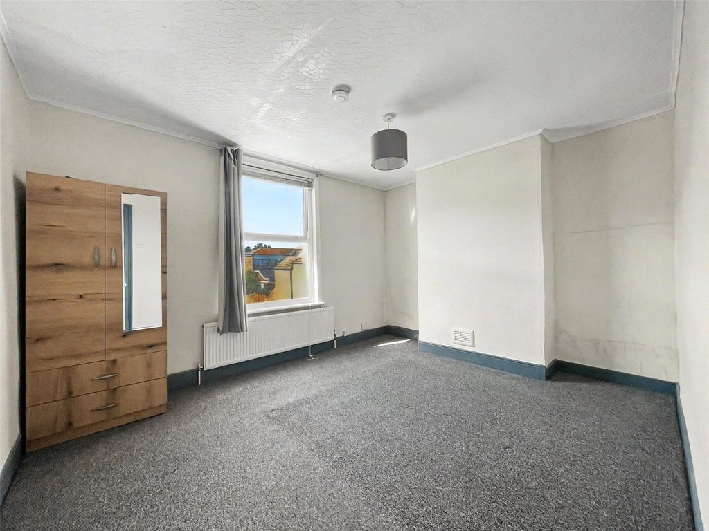 Property photo 3 of 11 Picture No. 29