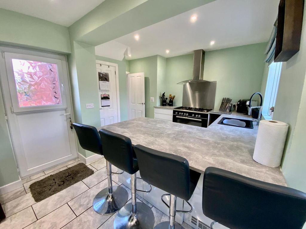 Property photo 2 of 20 Kitchen