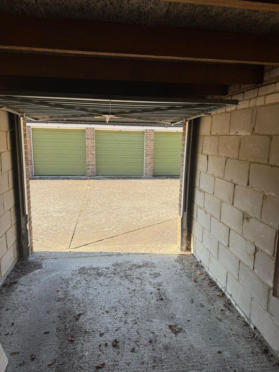 Property photo 2 of 3