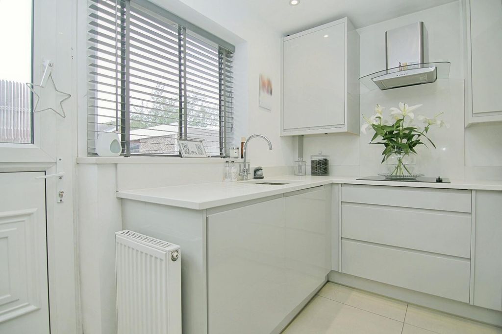 Property photo 3 of 13 Kitchen