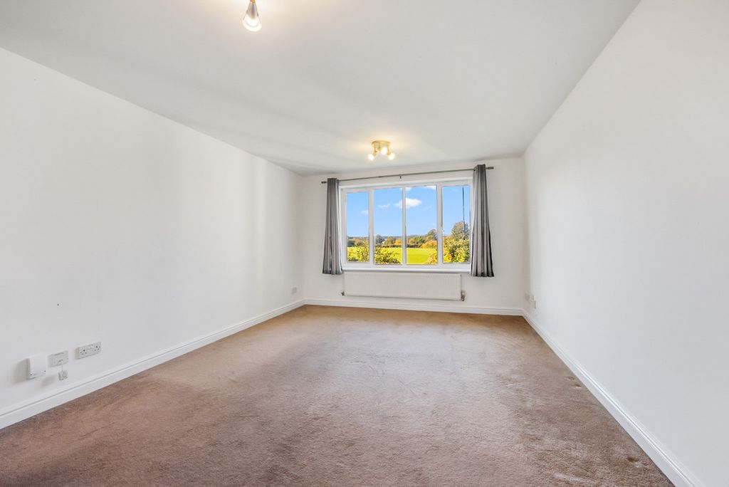 Property photo 1 of 25