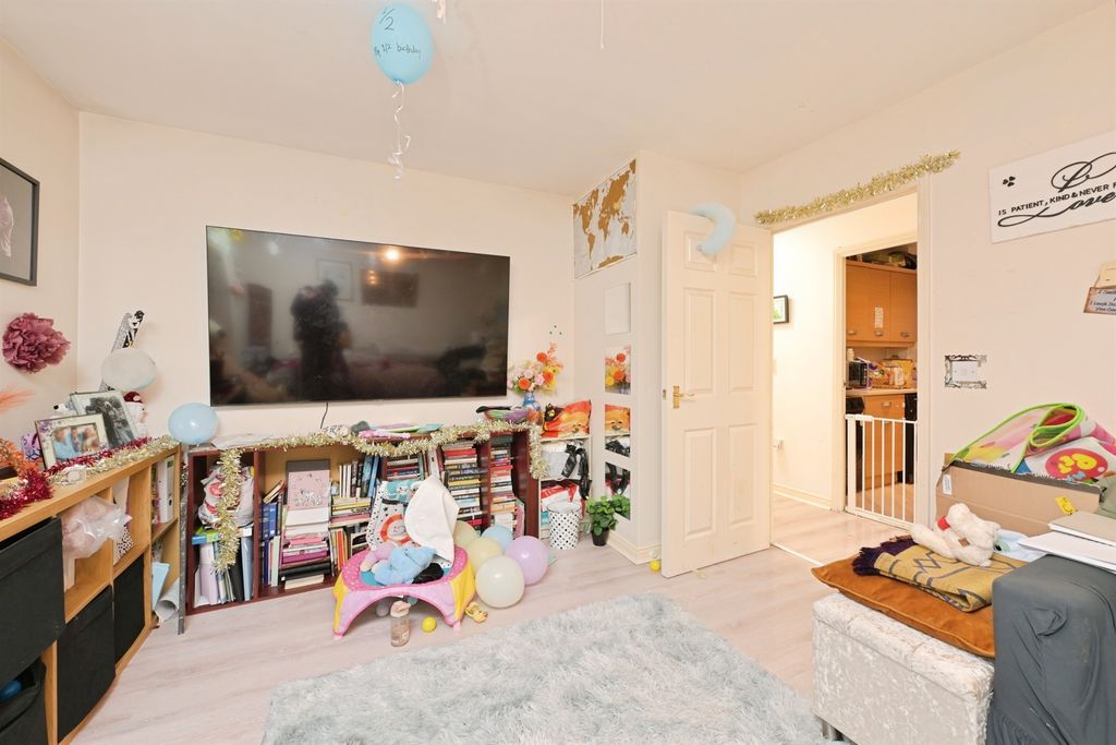 Property photo 3 of 9