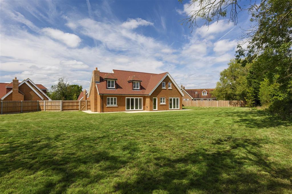 Property photo 2 of 11