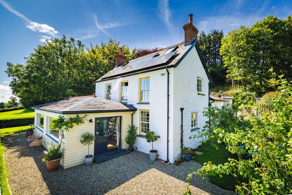 Property photo 1 of 58