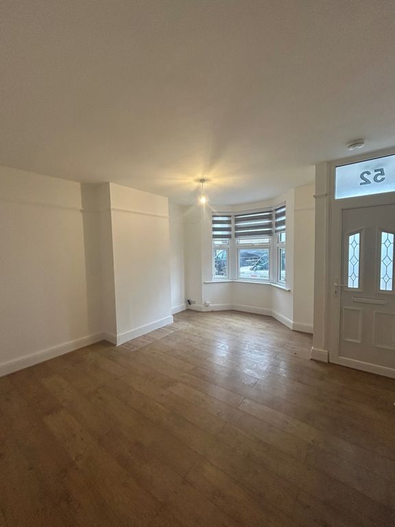 Property photo 2 of 7 3