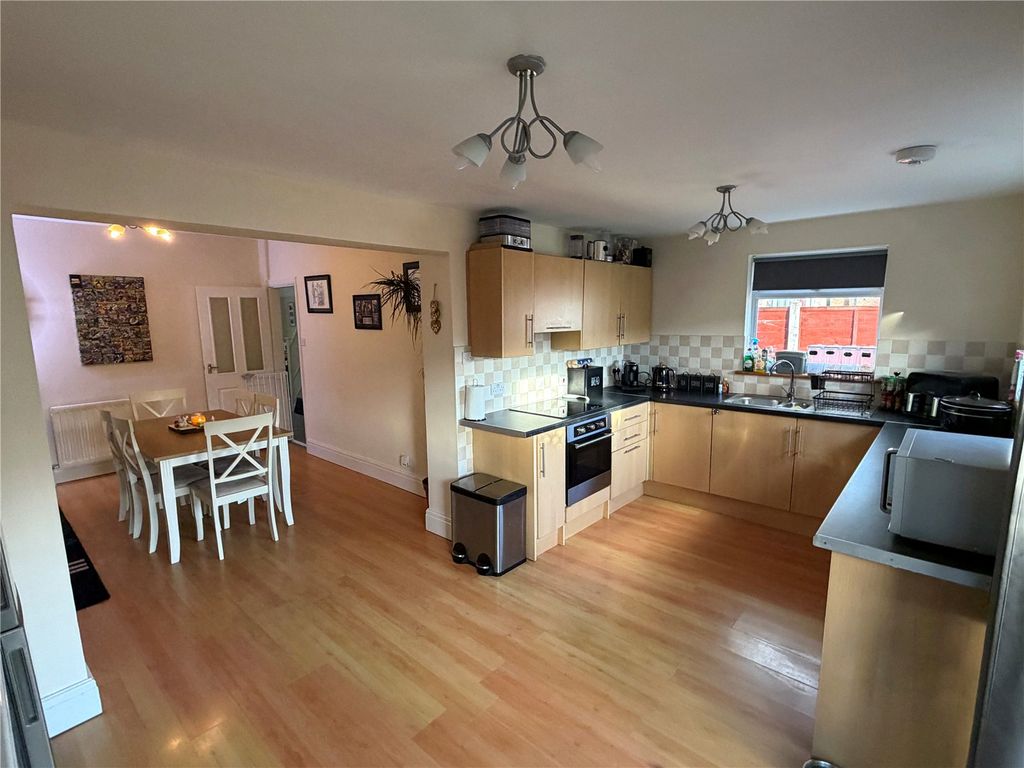 Property photo 3 of 19 Picture No. 15