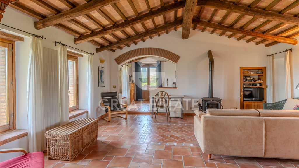 Property photo 2 of 75 Interiors