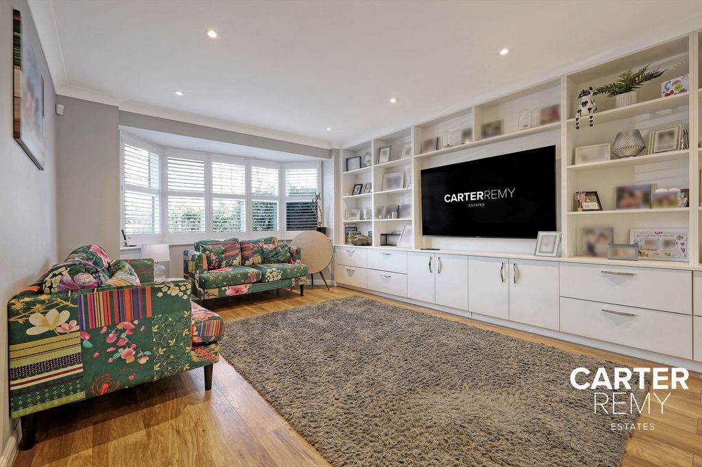 Property photo 2 of 38