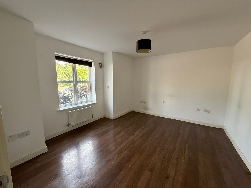 Property photo 2 of 16 Living Room