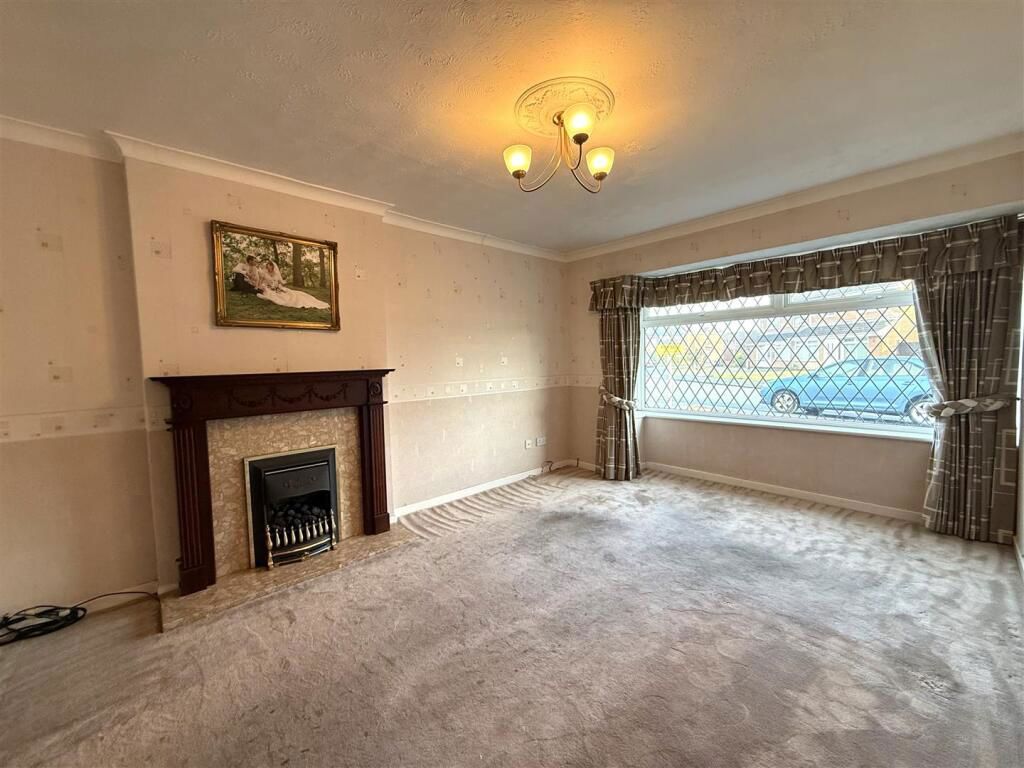 Property photo 2 of 32