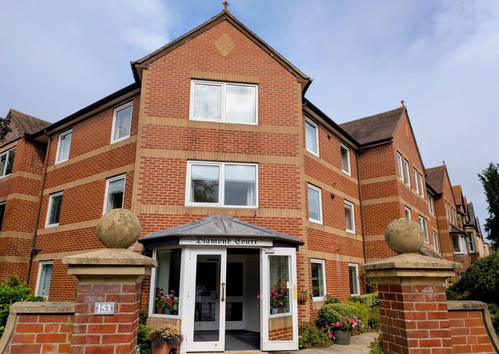 Property photo 2 of 21 External Front