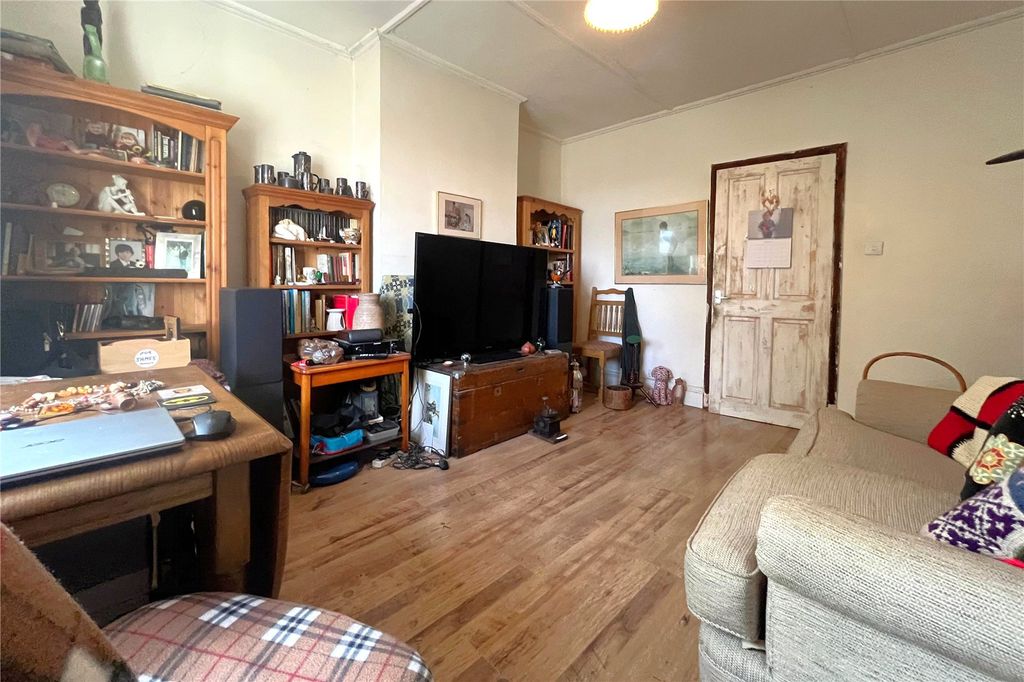 Property photo 2 of 10 Picture No. 06