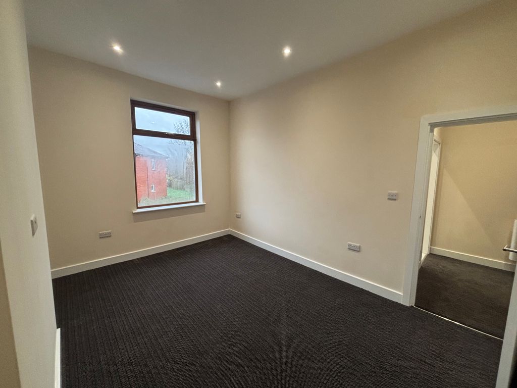 Property photo 3 of 12 Bedroom