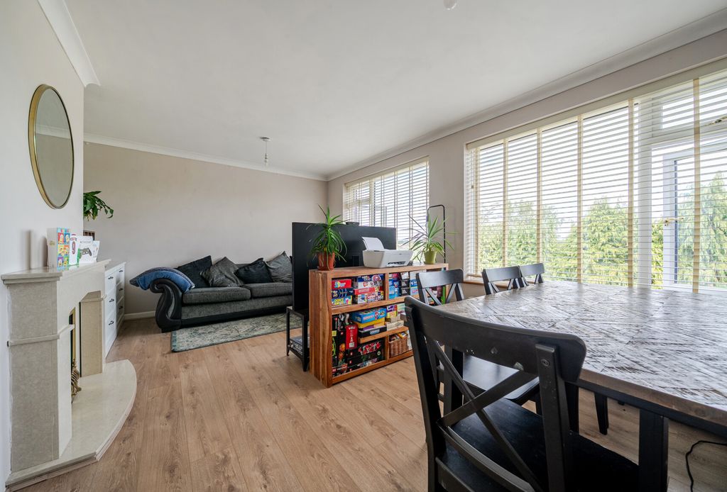 Property photo 2 of 19 1326706-19-68791F...