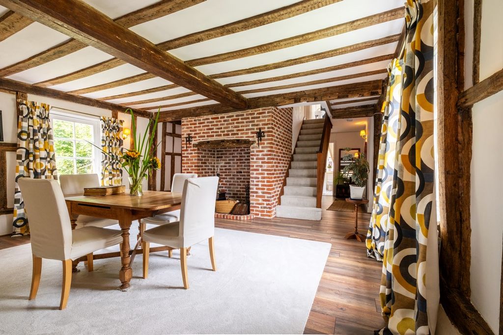 Property photo 2 of 26