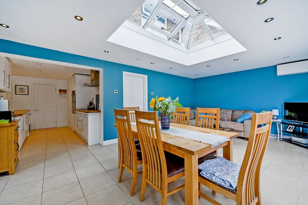 Property photo 3 of 10 Picture No. 02