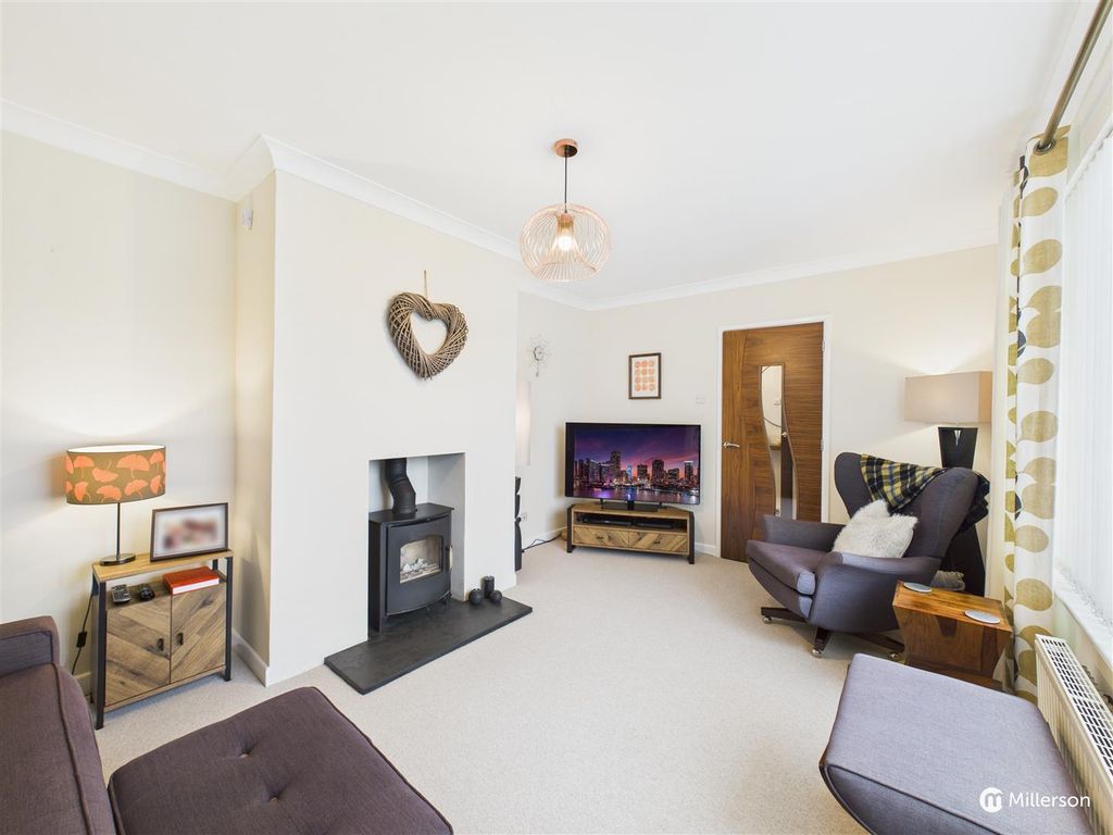 Property photo 3 of 27 Lounge