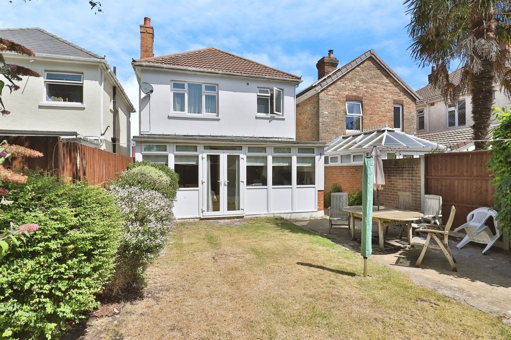 Property photo 2 of 18