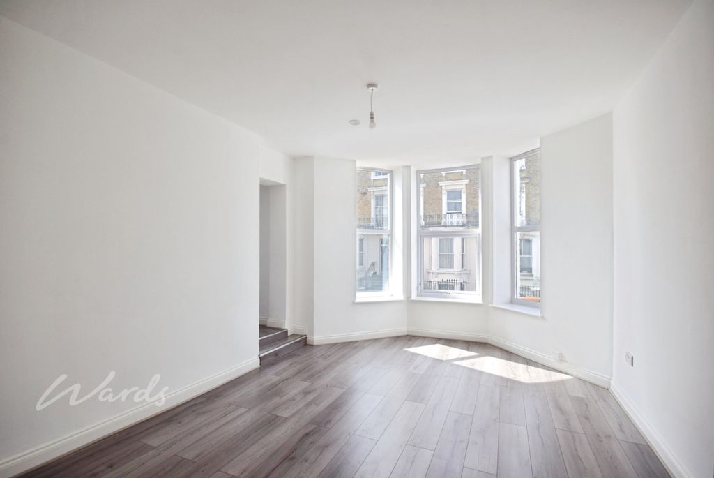 Property photo 1 of 5 5 14 Ath Lounge d...