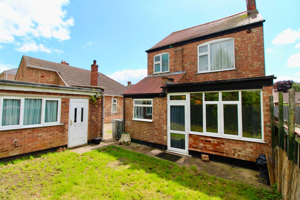 Property photo 2 of 18
