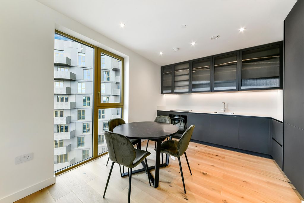 Property photo 2 of 12 Image