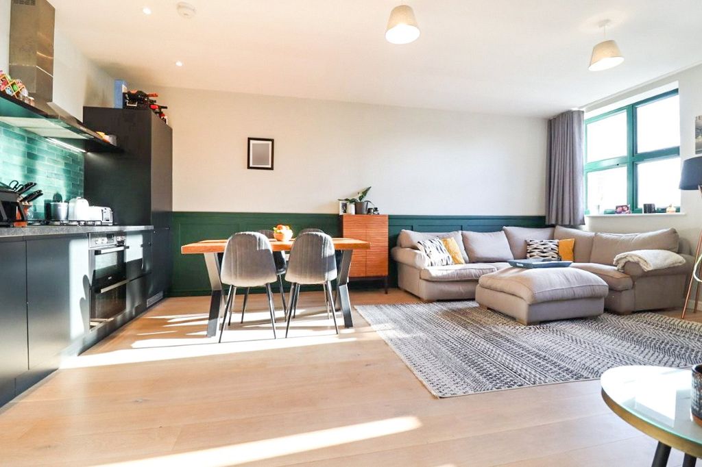 Property photo 2 of 13 Picture No. 19