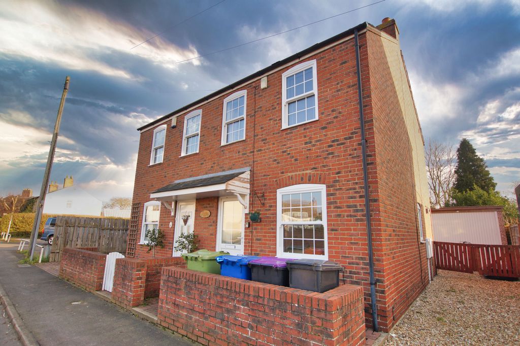 Property photo 1 of 10 Dsc08400 (1)