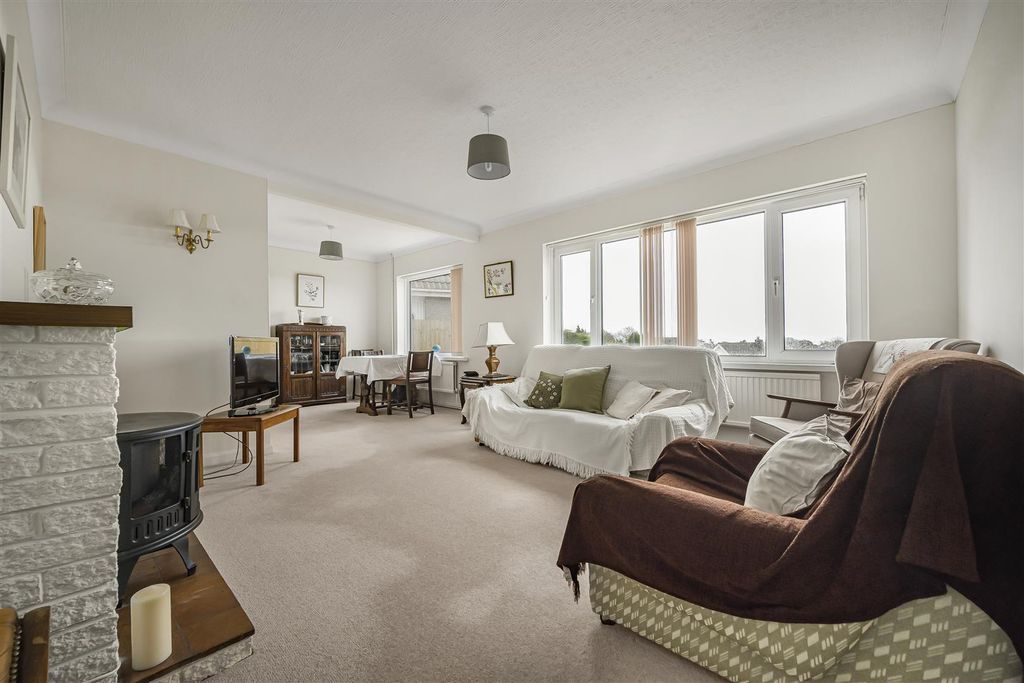 Property photo 2 of 19 Lounge/Dining Room