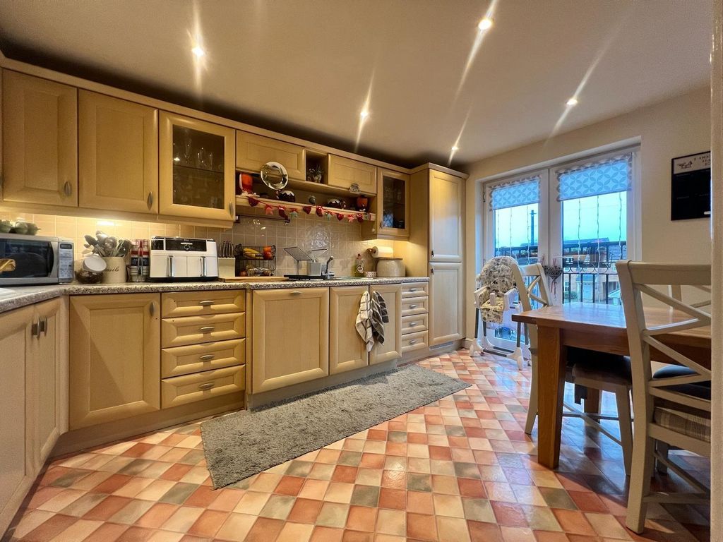 Property photo 2 of 14 Kitchen/Diner