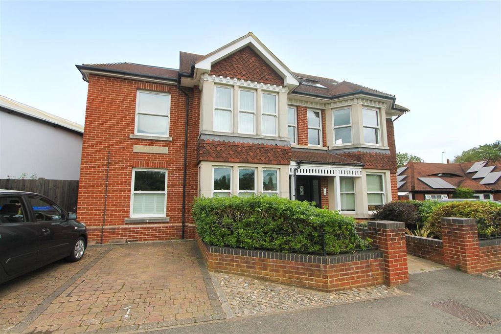 Property photo 1 of 17 F40Ea77A-97d7-4Ec0-9Fca-A78c2c47E0Fe.Jpg