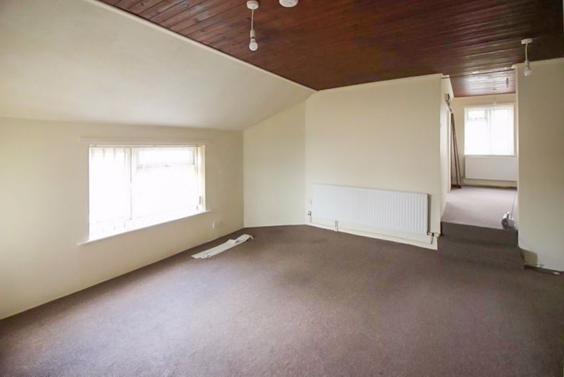 Property photo 3 of 7 Photo 6