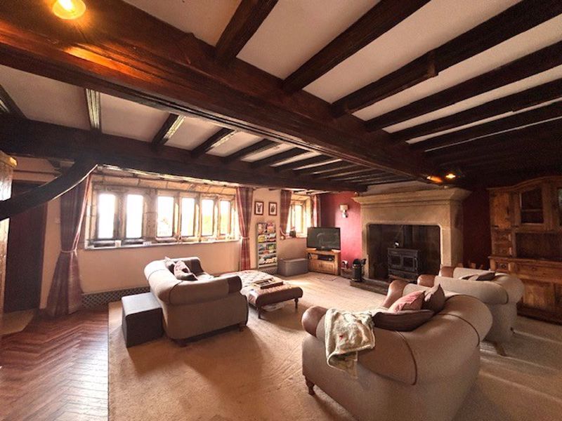 Property photo 3 of 16 Lounge