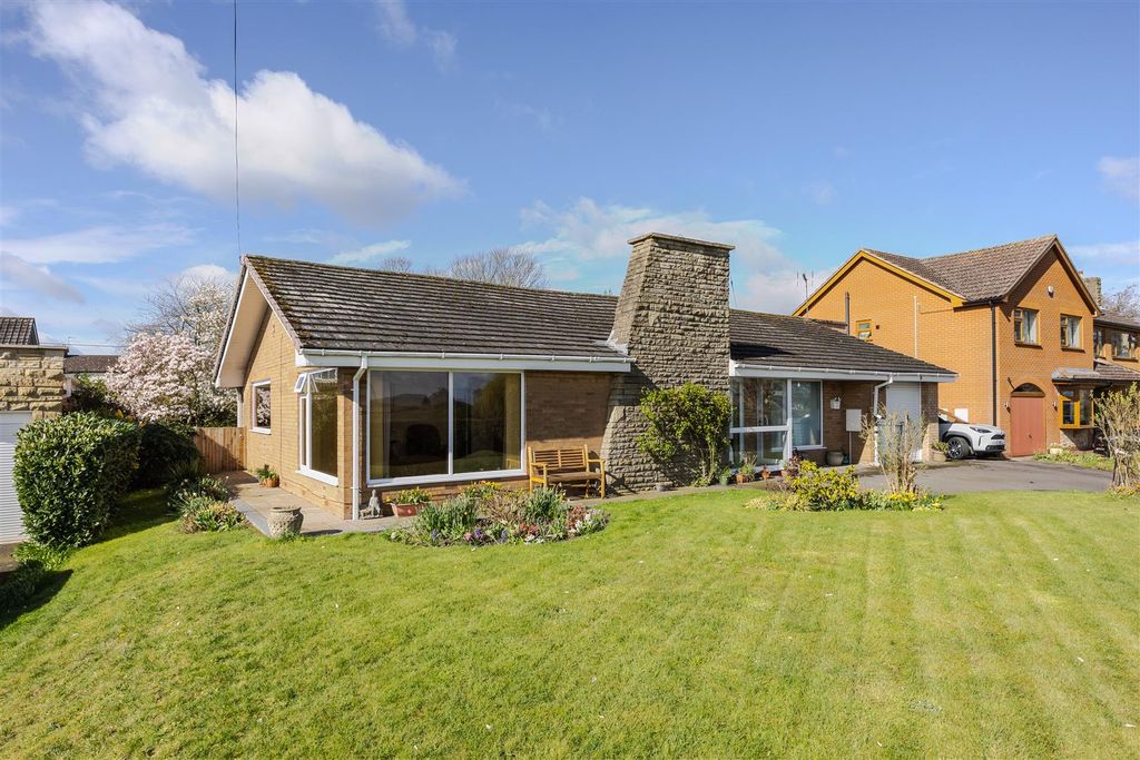 Property photo 1 of 32 Main