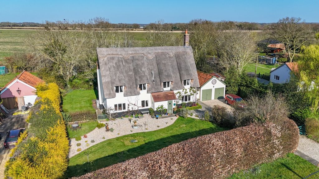 Property photo 2 of 41 4032985